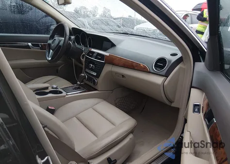 2012 Mercedes-Benz C 250 Sport from USA, damaged, VIN WDDGF4HB8CA636177